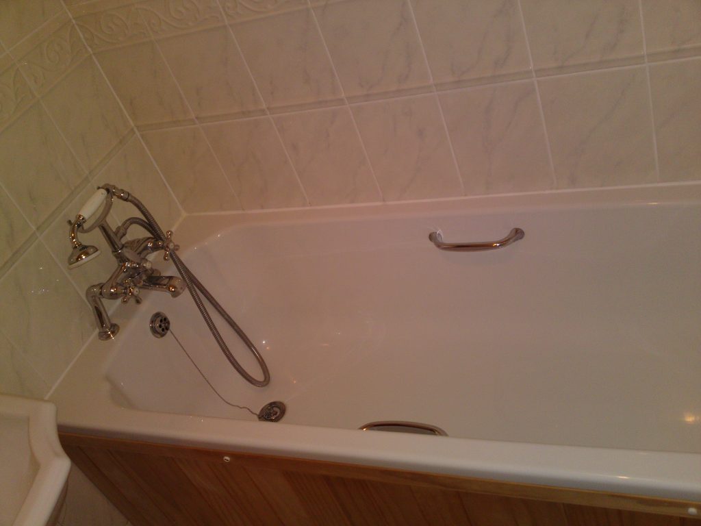 bath tub cleaning